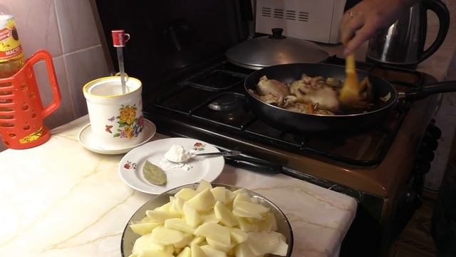 Картофель тушеный с курицей и грибами  Вкусный рецепт