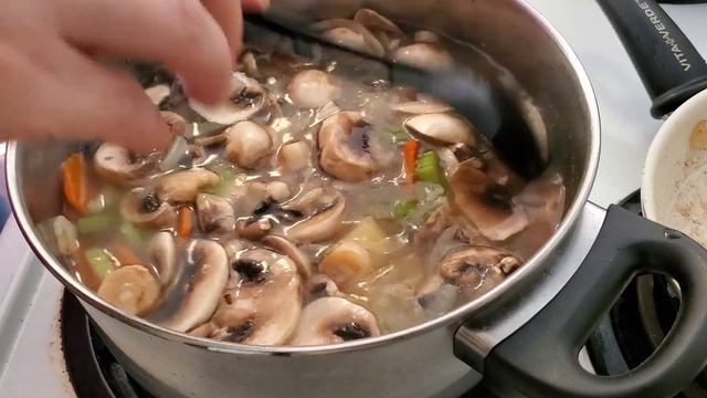 Сливочный суп с овощами, рисом и кокосовым молоком смотреть онлайн