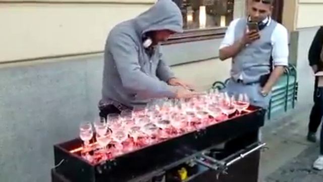 уличный музыкант смотреть онлайн