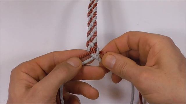"Make A Snake Weave Four Strand Paracord Braid" - Quick Cut смотреть онлайн