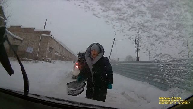 Как борятся со снегом "солнечногорские коммуналщики" смотреть онлайн