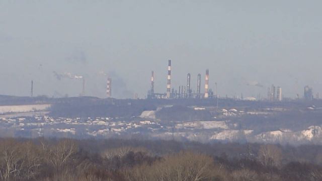 город уфа вид с висячего камня на реку и черниковку заводы нунпз нефтяной завод. 28 11 2022 смотреть онлайн
