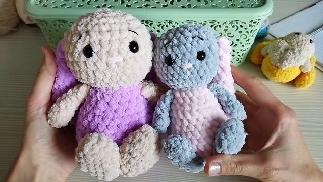 Много вязаных зайцев из разной пряжи! От большого до маленького! смотреть онлайн