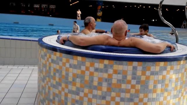Аквапарк в Броварах. Видеообзор ДЖАКУЗИ смотреть онлайн