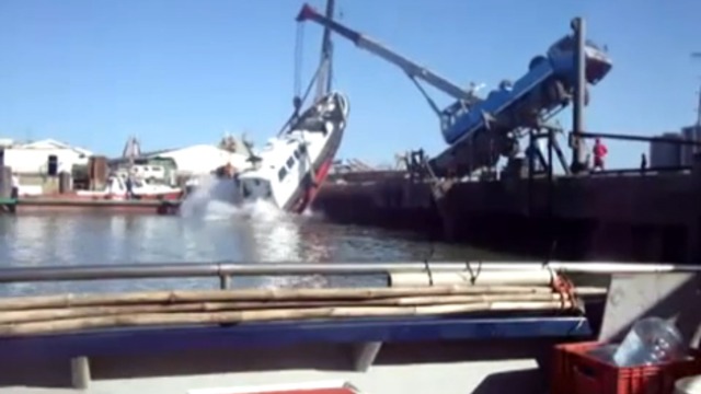 Провальный спуск корабля на воду смотреть онлайн