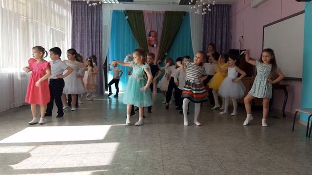 Танец-игра "Мамины помощники" смотреть онлайн