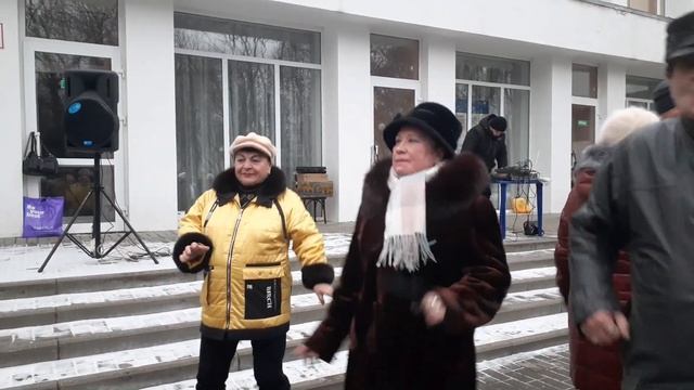 Пусть снежинки тают ❄.Виктор ?Королев.В Гомельском парке культуры. 29.01.2023. смотреть онлайн