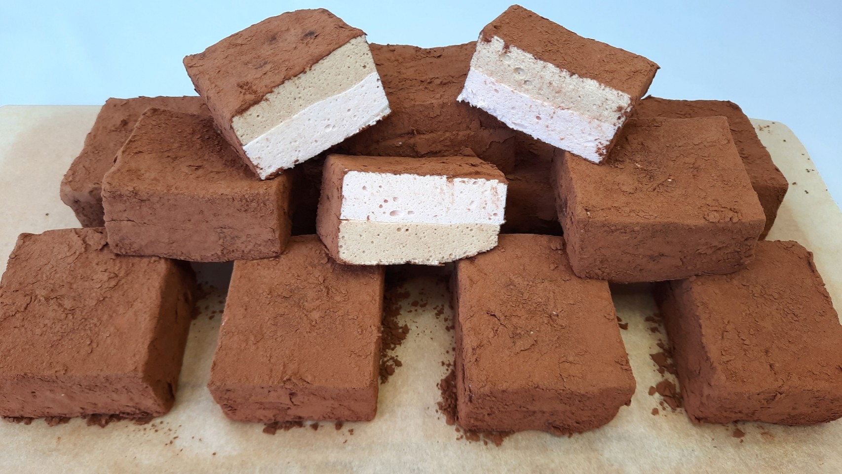 КОНФЕТЫ ПТИЧЬЕ МОЛОКО КЛУБНИКА-ШОКОЛАД.mp4 смотреть онлайн