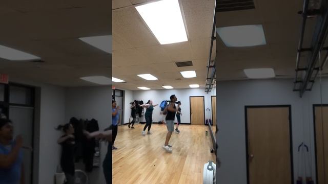 El Cartero Cumbiaton ZIN 73- Zumba At Raw Fitness Champaign Illinois смотреть онлайн