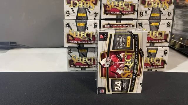 2022 Topps Holiday Mega x5 & 2021 Select NFL 10x Blaster Break смотреть онлайн