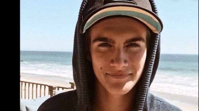 Presley Gerber, Cindy Crawford's son is definitely going through something.He has changed so much. смотреть онлайн