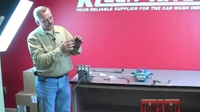 CAT Pump Maintenance смотреть онлайн