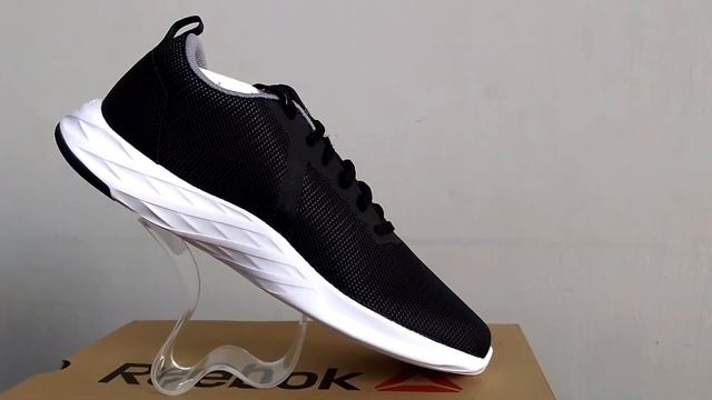 ZAPATILLA REEBOK ASTRORIDE ESSENTIAL DV4090 смотреть онлайн