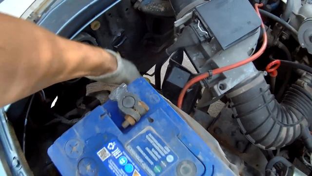 Ставим диски и резину на Volvo 360 смотреть онлайн
