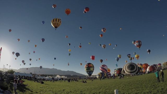 Mash-up of The 49th Albuquerque International Balloon Fiesta Pre and Post Pandemic Time Lapse Hd смотреть онлайн
