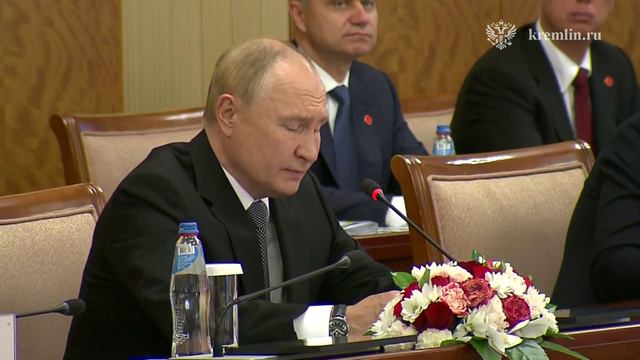 Выступление Владимира Путина на российско-монгольских переговорах в расширенном составе. смотреть онлайн