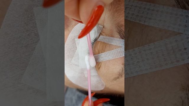подготовка к наращиванию ресниц. Шаг 3 - обезжиривание смотреть онлайн