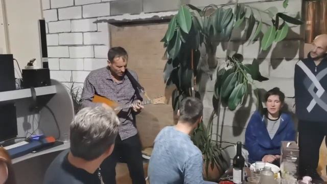 Крылатые качели,подмосковные вечера и другие песни на дне рождения под балалаечку... смотреть онлайн