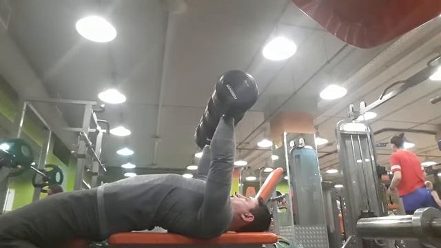 Жим гантелей 4 подход 6х32,5кг т1 (21.6.18) смотреть онлайн