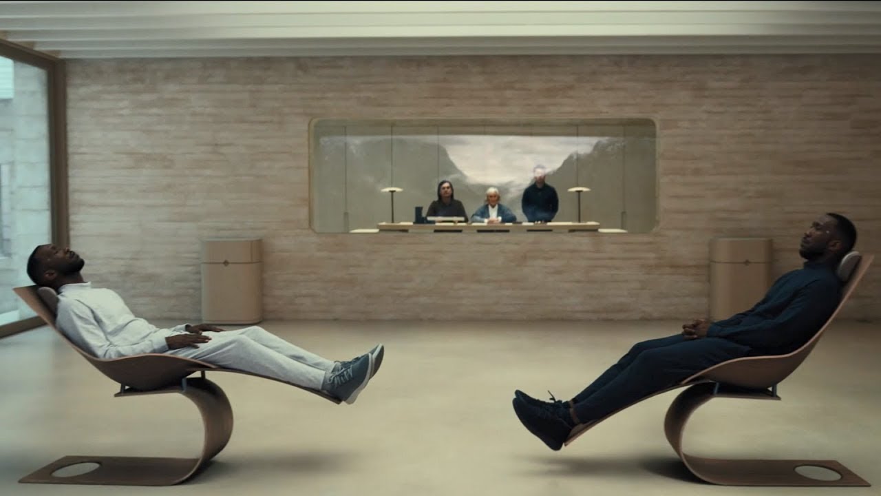 В будущем, если люди лягут на стул, они смогут жить вечно, но цена сделает их невыносимыми