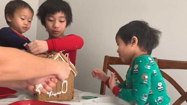 Our CRAZY Ginger Bread House | Christmas 2020 смотреть онлайн