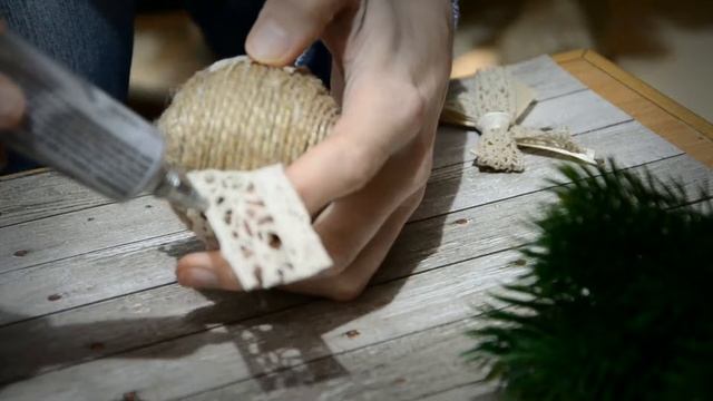 Новогодний шарик из шпагата смотреть онлайн