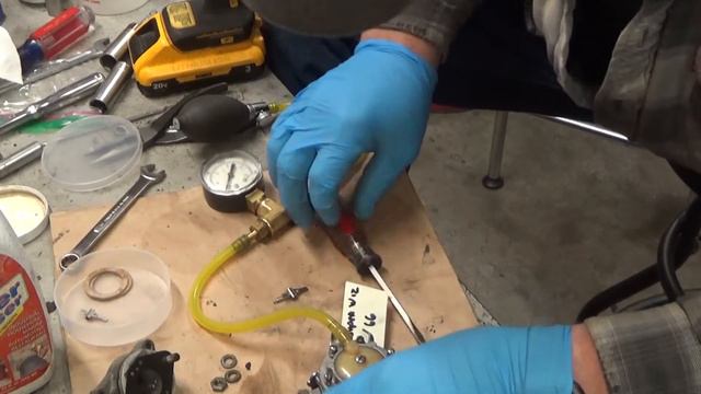 Repairing & Diagnosing (2) Tillotson HL-117C Carburetors смотреть онлайн