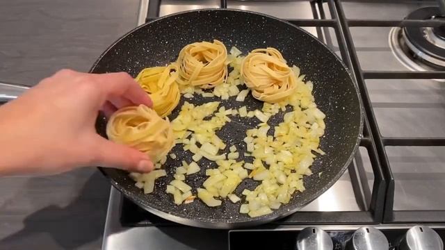 Рецепт для лентяев! Вкусный обед за 30 МИНУТ. Гнёзда с фаршем. Что приготовить из фарша. смотреть онлайн