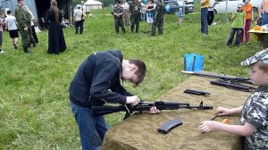 разбираем автомат Калашникова. Зарница.