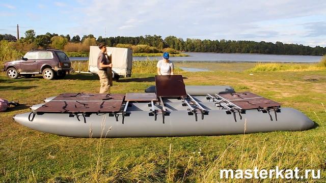 Надувной тримаран-плот ЛТ60-50-200. Сборка и демонстрация на воде. смотреть онлайн