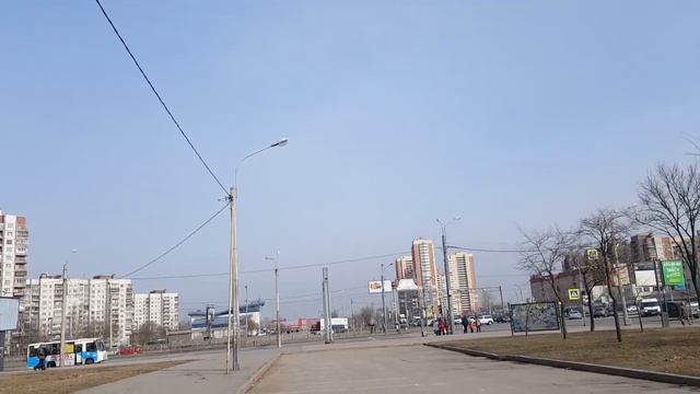 Как просрать 10 000 рублей или Квадрокоптер q222g на дереве смотреть онлайн