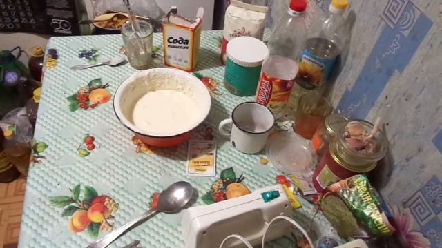 Пирог Шарлотка без яблок на сквороде под крышкой. смотреть онлайн