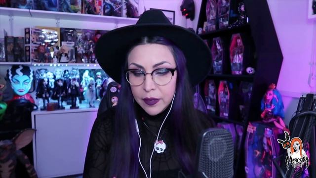 Draculaura HOWLIDAY ❄️ Monster High G1 Review | En Español | Marce Moth смотреть онлайн