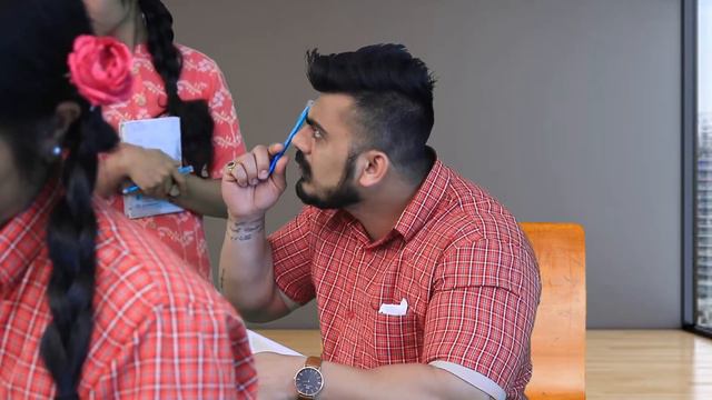 English Medium Vs Hindi Medium (Students) | Funny Video | 4 Heads смотреть онлайн