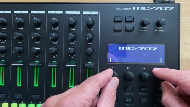 Roland MC707 Hidden Pong Game смотреть онлайн