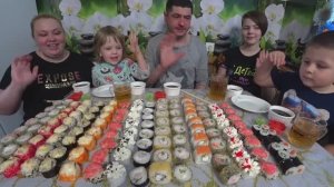 2 огромных сета роллов, мукбанг?/жизнь в селе навеселе