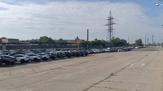 Площадка "ЗАЗ" рекордно заполнена российскими автомобилями "Lada" смотреть онлайн