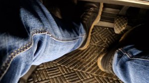 Как трогаться на механике в горку. Эффективное упражнение