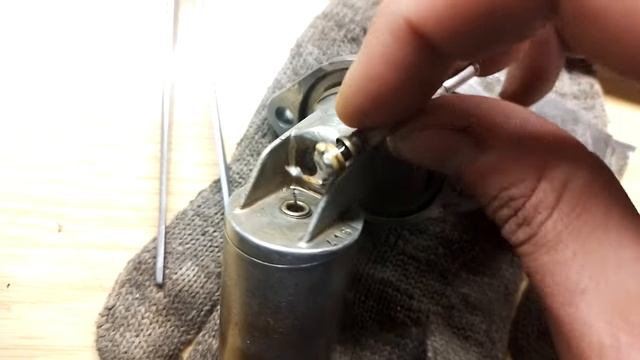 Ремонт датчика уровня масла Mercedes Benz W210 E230 двигатель m111 течь масла смотреть онлайн