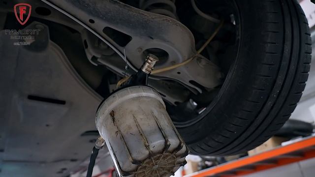 Как заменить тормозную жидкость в автомобиле? смотреть онлайн
