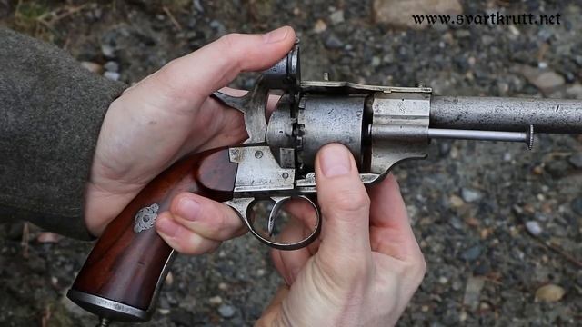 Shooting the 11mm Lefaucheux revolver смотреть онлайн