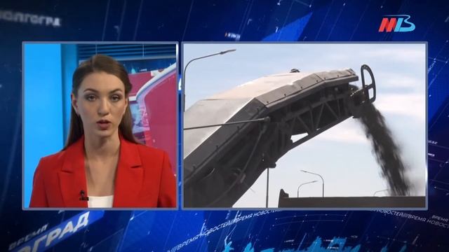 На участке улицы Землячки в Волгограде продолжается ремонт дороги смотреть онлайн