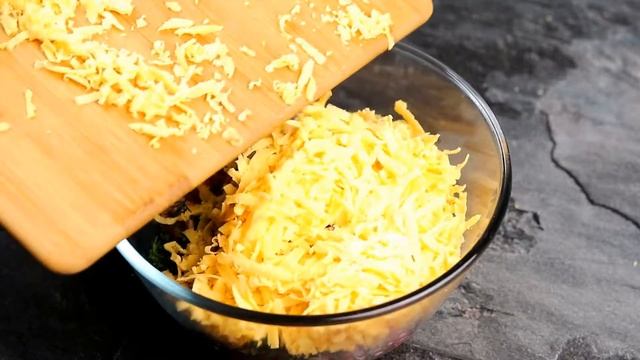 Выложил САЛАТ на кусочки ХЛЕБА и запек! Остался очень доволен результатом.Вкусные горячие бутерброд смотреть онлайн