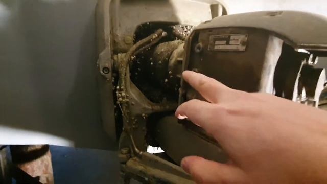 Volvo Penta DPH- Vetolaite Öljynvaihto. Oil Change.