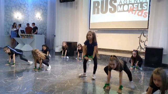 танец маленьких лягушат смотреть онлайн