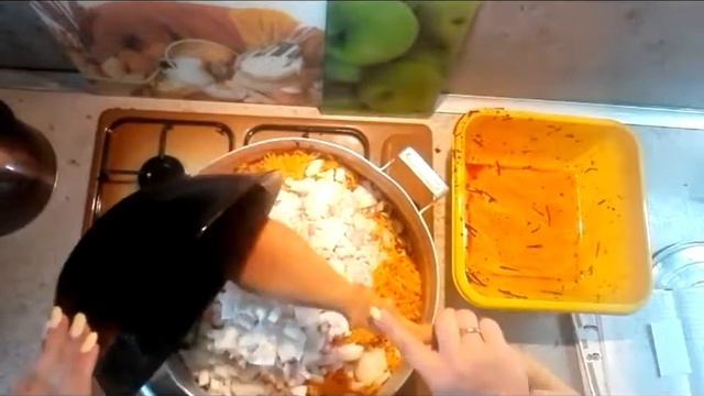 ОЧЕНЬ ВКУСНАЯ заправка для борща, которую съедают вместо салата из свеклы на зиму смотреть онлайн