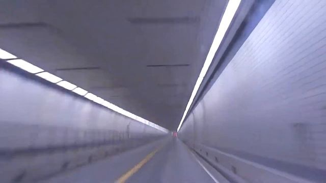 Hold Your Breath in Tunnels Vacation Games смотреть онлайн