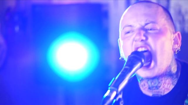 Takers & Users - Buckfast Blues смотреть онлайн