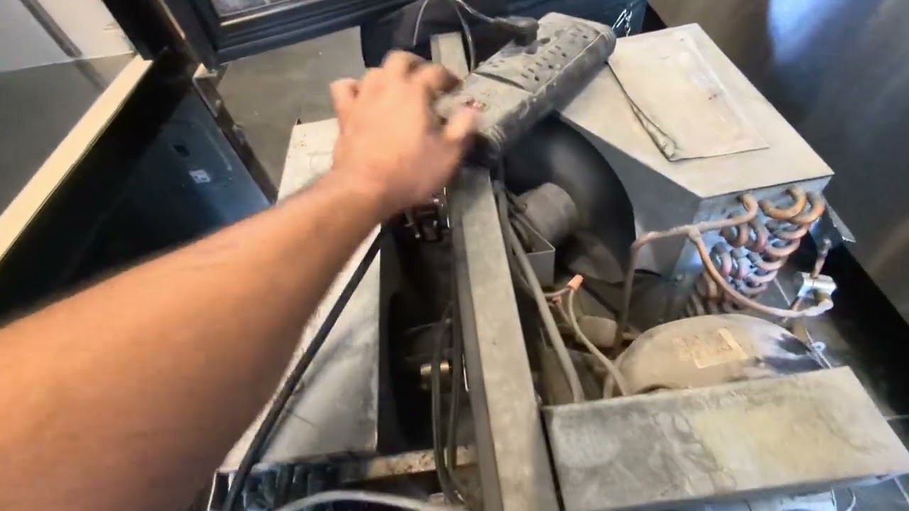 Интересный холодильник в отдельным выносным компрессором смотреть онлайн