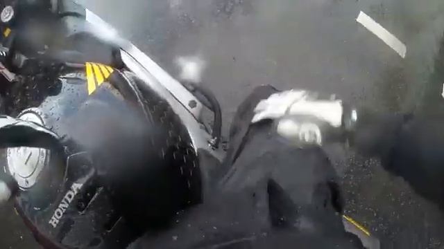 Окатили из лужи водой смотреть онлайн